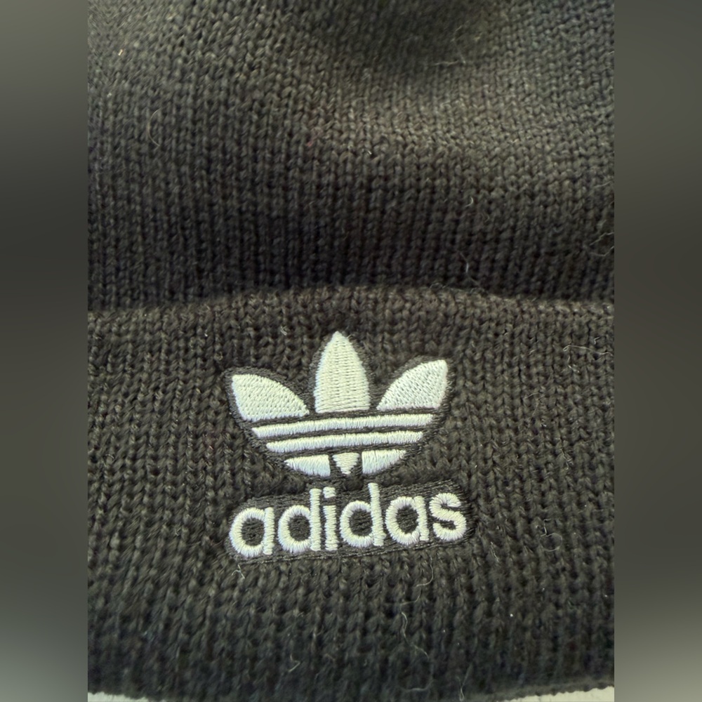 Adidas women’s fit Black Beanie - Picture 2 of 4
